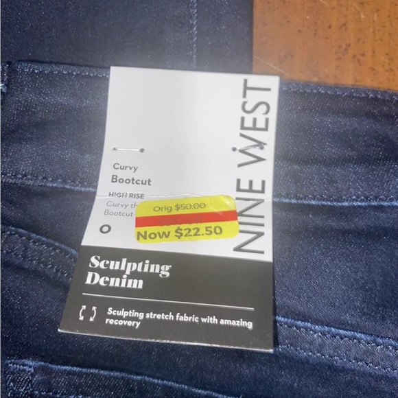 Nine West Sculpting Denim Curvy Bootcut Size 0 NWT Dark Denim - Picture 6 of 6
